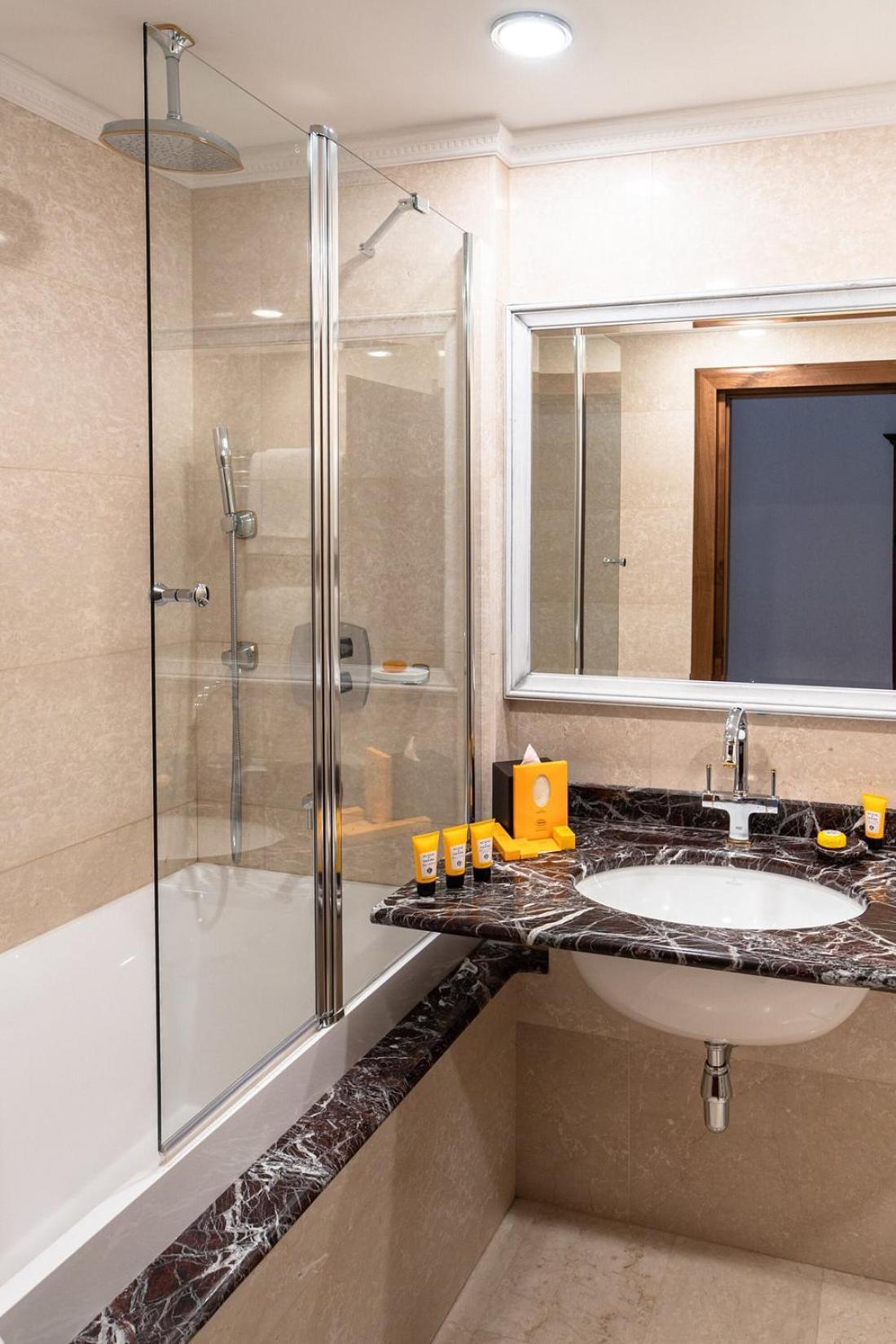 Orion Hotel Biskek Kültér fotó