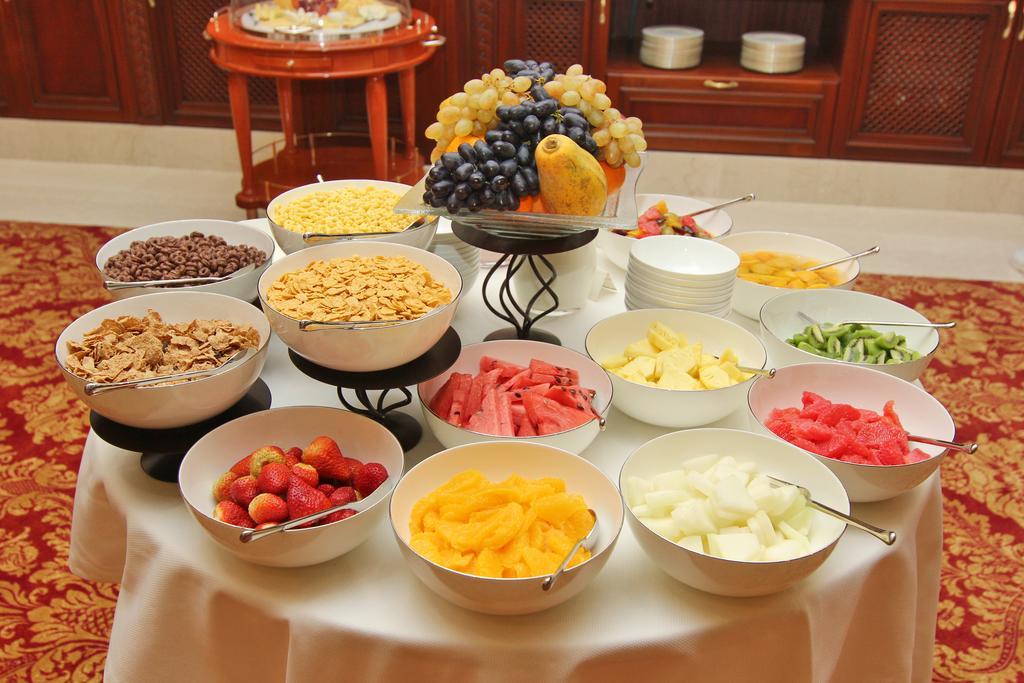 Orion Hotel Biskek Kültér fotó Fruit salad